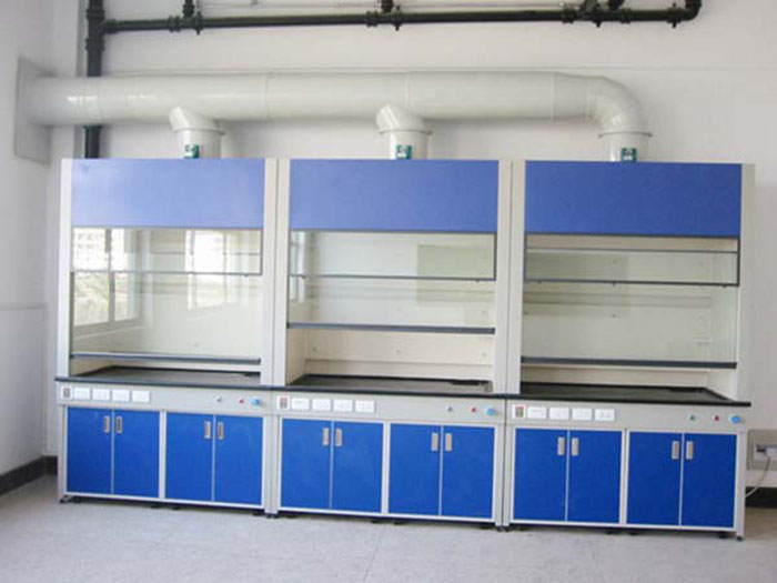 通風柜應安裝在實驗室的通風良好區域 通風柜應安裝在實驗室的通風良好區域